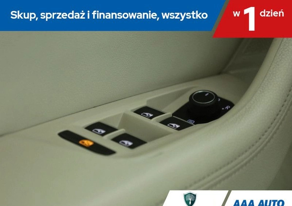 Volkswagen Passat cena 74000 przebieg: 87208, rok produkcji 2016 z Sobótka małe 254